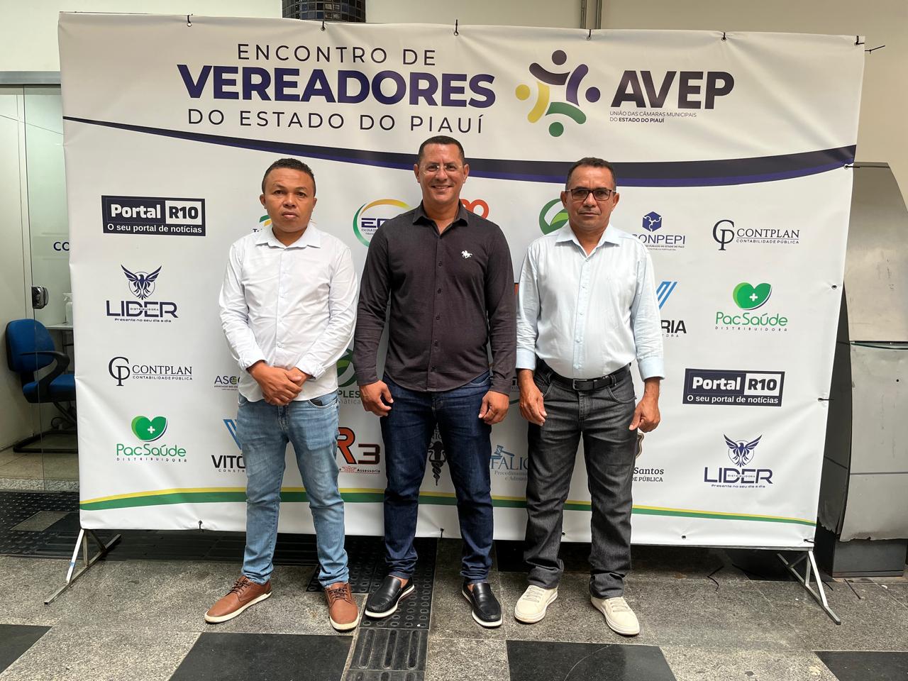 Presidente da Câmara de Miguel Leão Participa de Encontro de Vereadores do Piauí no TCE-PI